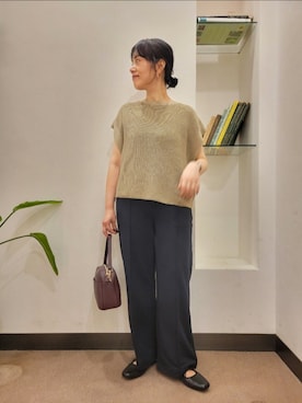 「URBAN RESEARCH DOORS（アーバンリサーチドアーズ）のリネンライクニットプルオーバー（ニット/セーター）」を使った、浪口　絵美さん（レディース・164cm）の秋コーディネート