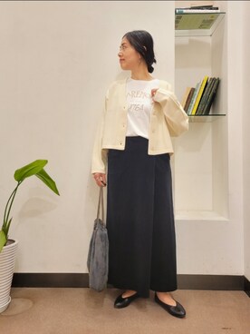 「RODE SKO（ロデスコ）のタッセル付フラッフィトートバッグ（トートバッグ）」を使った、浪口　絵美さん（レディース・164cm）の秋コーディネート