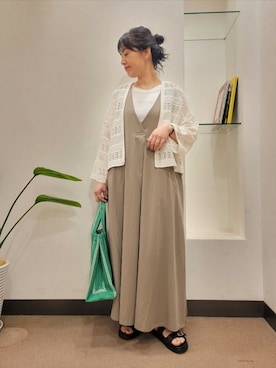 「FORK&SPOON（フォークアンドスプーン）のFORK&SPOON　フロントタックフレアワンピース（ワンピース、ベージュ系）」を使った、浪口　絵美さん（レディース・164cm）の春コーディネート