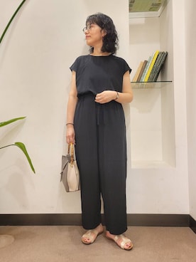 「アイテム（サロペット/オーバーオール、ブラック系）」を使った、emiinamiiさん（レディース・164cm）の夏コーディネート