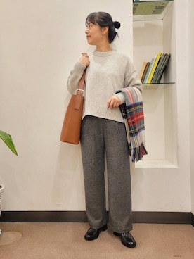 「アイテム（レインシューズ）」を使った、浪口　絵美さん（レディース・164cm）の秋コーディネート