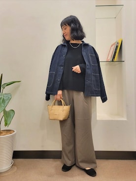 「URBAN RESEARCH DOORS（アーバンリサーチドアーズ）の編み込み2WAYバッグ | ミニバッグ/ハンドバッグ/ショルダーバッグ/（ハンドバッグ、ベージュ系）」を使った、浪口　絵美さん（レディース・164cm）の秋コーディネート