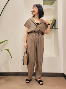 「アイテム（オールインワン・サロペット、ブラウン系）」を使った、emiinamiiさん（レディース・164cm）の夏コーディネート