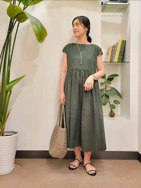 「リバーシブル」｜「アイテム（サンダル）」を使った、emiinamiiさん（レディース・164cm）の夏コーディネート