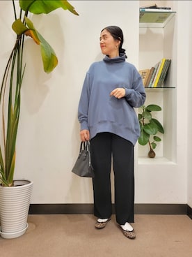 「URTECH」｜「アイテム（スウェット）」を使った、emiinamiiさん（レディース・164cm）の秋コーディネート