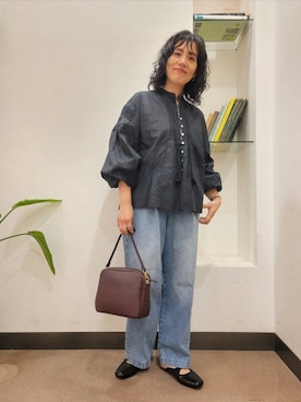 「URBAN RESEARCH DOORS（アーバンリサーチドアーズ）の2WAYスクエアショルダーバッグ（ショルダーバッグ）」を使った、浪口　絵美さん（レディース・164cm）の秋コーディネート