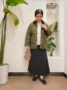 「barbour」｜「アイテム（ダウンジャケット/コート）」を使った、浪口　絵美さん（レディース・164cm）の秋コーディネート