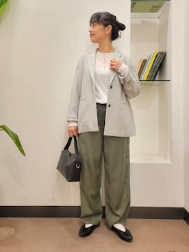 「春のジャケットスタイル」｜「アイテム（アクセサリー）」を使った、emiinamiiさん（レディース・164cm）の春コーディネート