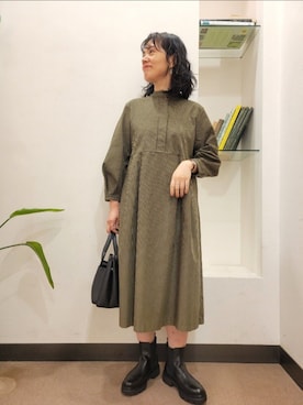 「アイテム（トートバッグ）」を使った、浪口　絵美さん（レディース・164cm）の秋コーディネート