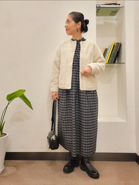 「シャツワンピ」｜「アイテム（その他アウター）」を使った、emiinamiiさん（レディース・164cm）の秋コーディネート