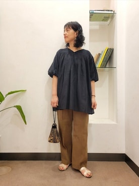 「アイテム（チュニック）」を使った、浪口　絵美さん（レディース・164cm）の夏コーディネート