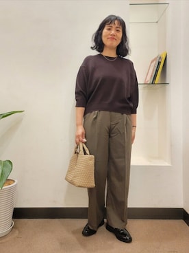 「URBAN RESEARCH DOORS（アーバンリサーチドアーズ）のボタンポイントパンツ（その他パンツ、グリーン系）」を使った、浪口　絵美さん（レディース・164cm）の秋コーディネート