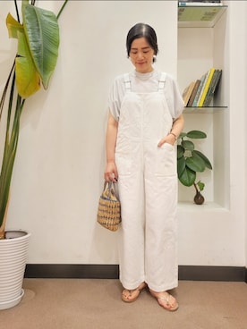 「ホワイトデニム」｜「アイテム（オールインワン・サロペット）」を使った、emiinamiiさん（レディース・164cm）の夏コーディネート