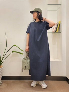 「EKAL（エカル）のTINY GARDEN PRODUCTS　ストロール2WAYバッグ（ショルダーバッグ、グリーン系）」を使った、浪口　絵美さん（レディース・164cm）の夏コーディネート