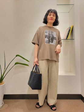 「URBAN RESEARCH DOORS（アーバンリサーチドアーズ）のカラーシーグラストートバッグ（トートバッグ、ブルー系）」を使った、浪口　絵美さん（レディース・164cm）の夏コーディネート