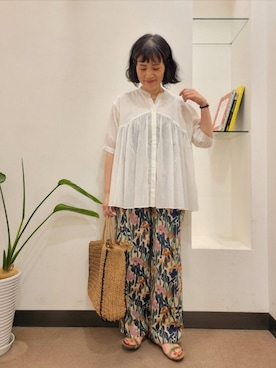 「URBAN RESEARCH DOORS(アーバンリサーチドアーズ)のアイテム(シャツ/ブラウス)」を使った、浪口 絵美さん(レディース・164cm)の夏コーディネート