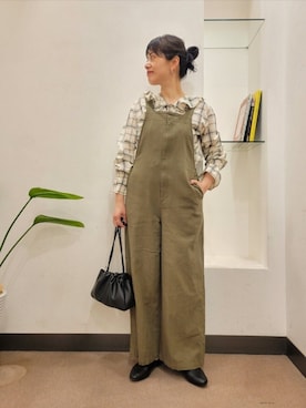「URBAN RESEARCH DOORS(アーバンリサーチドアーズ)のアイテム(オールインワン・サロペット)」を使った、浪口 絵美さん(レディース・164cm)の春コーディネート