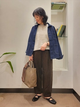 「アイテム（バンダナ/スカーフ）」を使った、浪口　絵美さん（レディース・164cm）の秋コーディネート