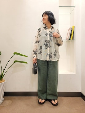 「URBAN RESEARCH DOORS（アーバンリサーチドアーズ）のリネンイージーパンツ（その他パンツ）」を使った、浪口　絵美さん（レディース・164cm）の春コーディネート