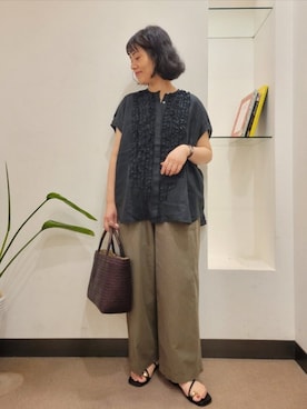 「URBAN RESEARCH DOORS（アーバンリサーチドアーズ）のカラーシーグラストートバッグ（トートバッグ）」を使った、浪口　絵美さん（レディース・164cm）の夏コーディネート