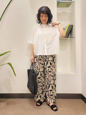 「URBAN RESEARCH DOORS（アーバンリサーチドアーズ）のアイテム（シャツ/ブラウス）」を使った、emiinamiiさん（レディース・164cm）の夏コーディネート