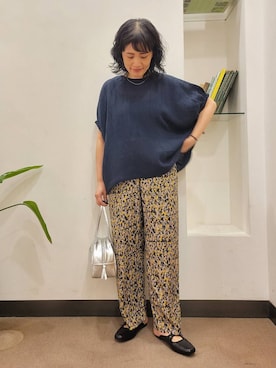 「URBAN RESEARCH DOORS（アーバンリサーチドアーズ）の『接触冷感/吸水速乾/イージーケア』フラワープリントドライタッチリラックスパンツ（その他パンツ）」を使った、浪口　絵美さん（レディース・164cm）の夏コーディネート