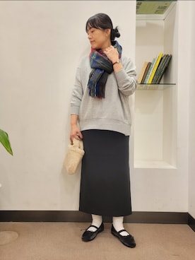 「アイテム（ストール/ショール）」を使った、浪口　絵美さん（レディース・164cm）の秋コーディネート