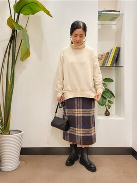 「URTECH」｜「アイテム（スウェット）」を使った、emiinamiiさん（レディース・164cm）の冬コーディネート