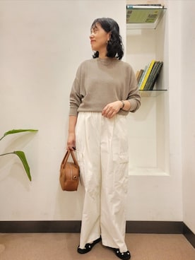「かぐれ（カグレ）のユーティリティーイージーパンツ（その他パンツ）」を使った、浪口　絵美さん（レディース・164cm）の秋コーディネート
