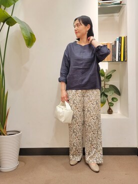 「フラワープリント」｜「アイテム（パンプス）」を使った、emiinamiiさん（レディース・164cm）の春コーディネート