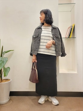「Levi's（リーバイス）のLEVI’S　90S TRUCKER（デニムジャケット、ブラック系）」を使った、浪口　絵美さん（レディース・164cm）の秋コーディネート