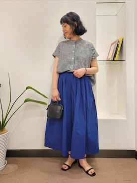 「URBAN RESEARCH DOORS（アーバンリサーチドアーズ）のTIDEWAY　ICY 2WAY BOSTON（Shoulderbag、ブラック系）」を使った、浪口　絵美さん（レディース・164cm）の夏コーディネート