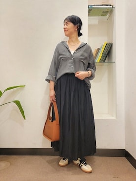 「URBAN RESEARCH DOORS（アーバンリサーチドアーズ）のシアーデニムシャツ（シャツ/ブラウス）」を使った、浪口　絵美さん（レディース・164cm）の夏コーディネート