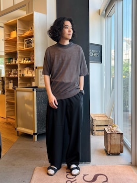 「URBAN RESEARCH DOORS（アーバンリサーチドアーズ）のRamie High Gauge Crew-Neck Knit（ニット/セーター、グレー系）」を使った、takuさん（メンズ・175cm）の春コーディネート