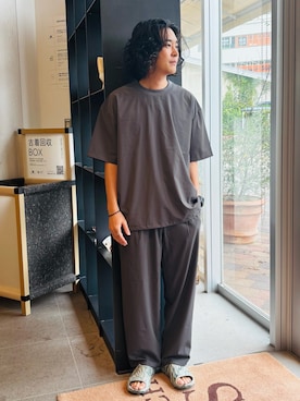 「URBAN RESEARCH DOORS（アーバンリサーチドアーズ）の『UR TECH』サマシェア ショートスリーブプルオーバー（Tシャツ/カットソー、グレー系）」を使った、takuさん（メンズ・175cm）の夏コーディネート