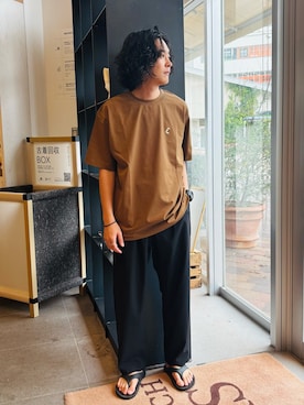 「EKAL（エカル）の『イージーケア』ロゴワッペンTシャツ（Tシャツ/カットソー、ベージュ系）」を使った、takuさん（メンズ・175cm）の夏コーディネート