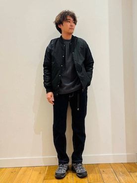 「冬の差し色コーデ」｜「アイテム（スウェット）」を使った、teeさん（メンズ・175cm）の冬コーディネート