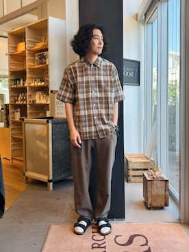 「URBAN RESEARCH DOORS（アーバンリサーチドアーズ）のカバーリングリネン キャンプカラーシャツ（シャツ/ブラウス、グリーン系）」を使った、takuさん（メンズ・175cm）の春コーディネート