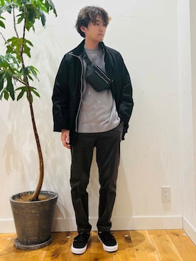 「冬の差し色コーデ」｜「アイテム（ジャケット/アウター）」を使った、teeさん（メンズ・175cm）の冬コーディネート