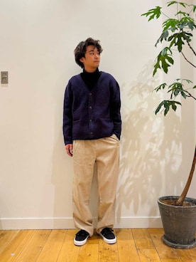 「冬の差し色コーデ」｜「アイテム（スウェット）」を使った、teeさん（メンズ・175cm）の冬コーディネート