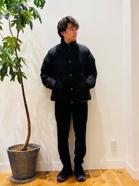 「冬の差し色コーデ」｜「アイテム（スウェット）」を使った、teeさん（メンズ・175cm）の冬コーディネート