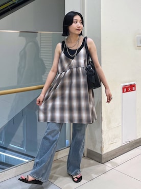 「アイテム（キャミソール、ブラウン系）」を使った、遥さん（レディース・156cm）の夏コーディネート