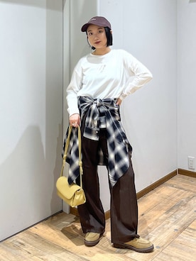「アイテム（バングル/リストバンド）」を使った、遥さん（レディース・156cm・20代）の秋コーディネート