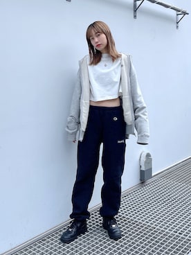 「スゥエットパンツ」｜服部 天音さん（レディース・157cm）の秋コーディネート