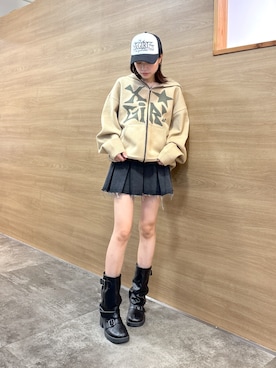 「X-girl（エックスガール）のアイテム」を使った、服部 天音さん（レディース・157cm）の秋コーディネート