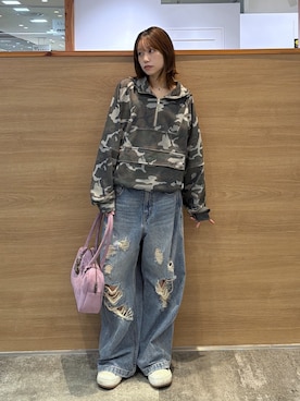 「X-girl（エックスガール）のアイテム」を使った、服部 天音さん（レディース・157cm）の秋コーディネート