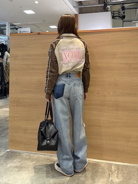 「X-girl（エックスガール）のWIDE LEG DENIM PANTS（デニムパンツ、ブルー系）」を使った、服部 天音さん（レディース・157cm）の春コーディネート