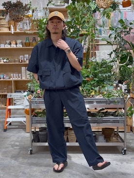 「GEORGE'S（ジョージズ）の<冷感>多機能イージースラックス（その他パンツ、ブルー系）」を使った、shibaさん（メンズ・172cm）の夏コーディネート