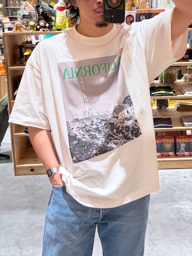 「GEORGE'S（ジョージズ）のカラーロゴフォトプリントTシャツ（Tシャツ/カットソー、ホワイト系）」を使った、shibaさん（メンズ・172cm）の春コーディネート