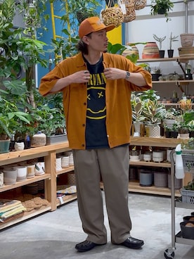 「GEORGE'S（ジョージズ）のリネンライクイージースラックス（その他パンツ、ベージュ系）」を使った、shibaさん（メンズ・172cm）の春コーディネート